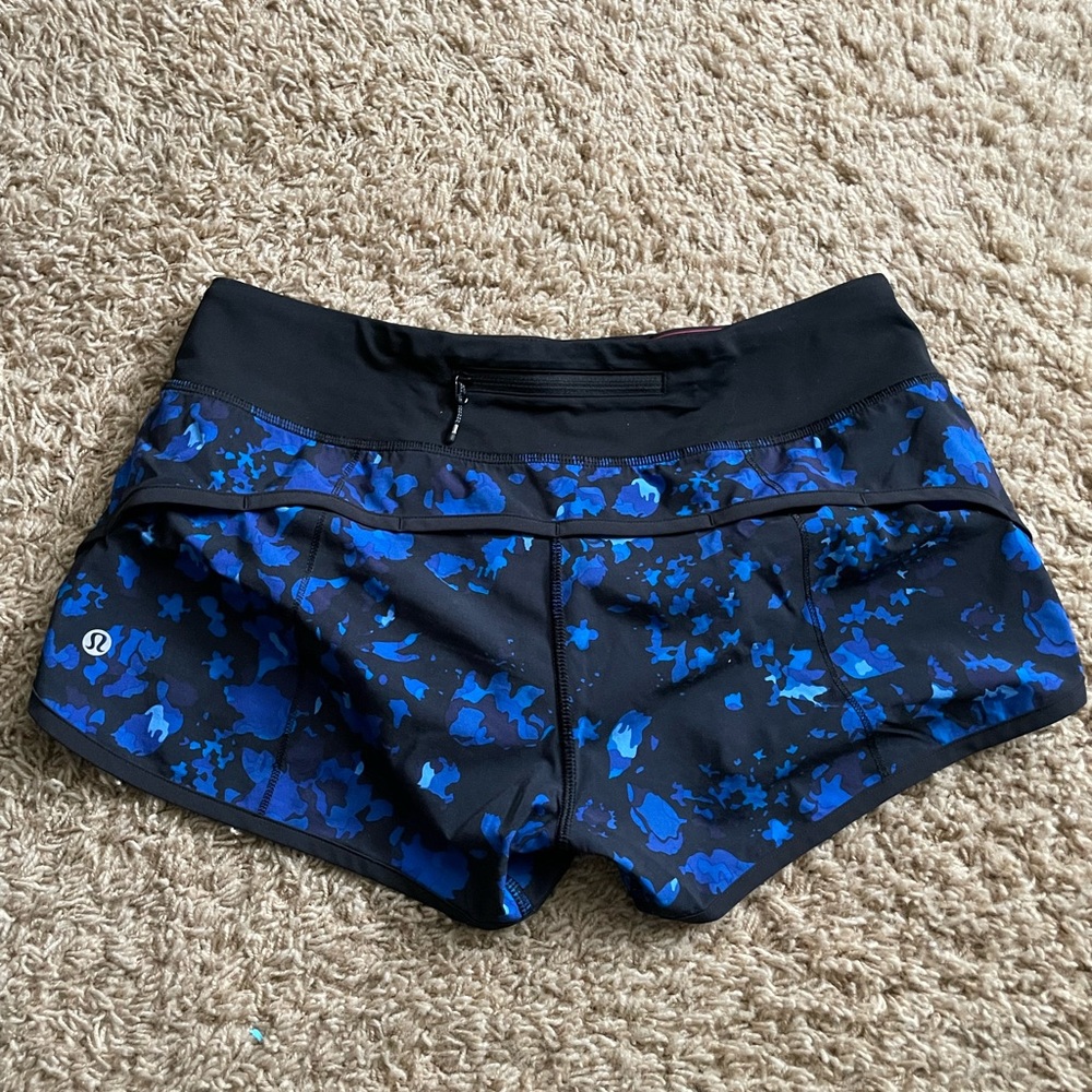 Lululemon speed shorts size 6 blue floral